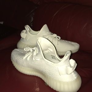 UA Yeezy Boost 350 V2 'Cream White / Triple White'